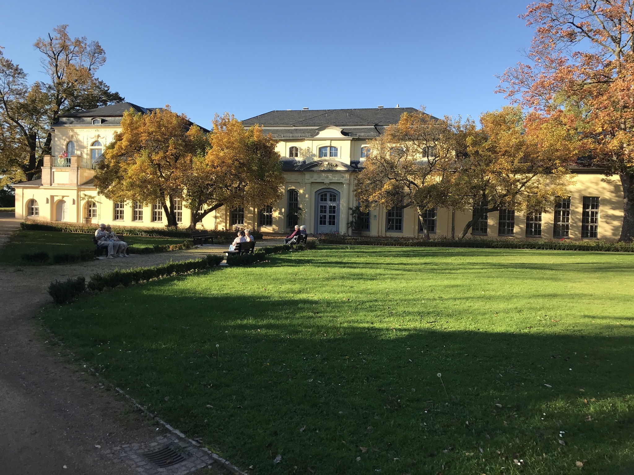 Teehaus Altenburg im Schlossgarten – Barockbau und Umgebung